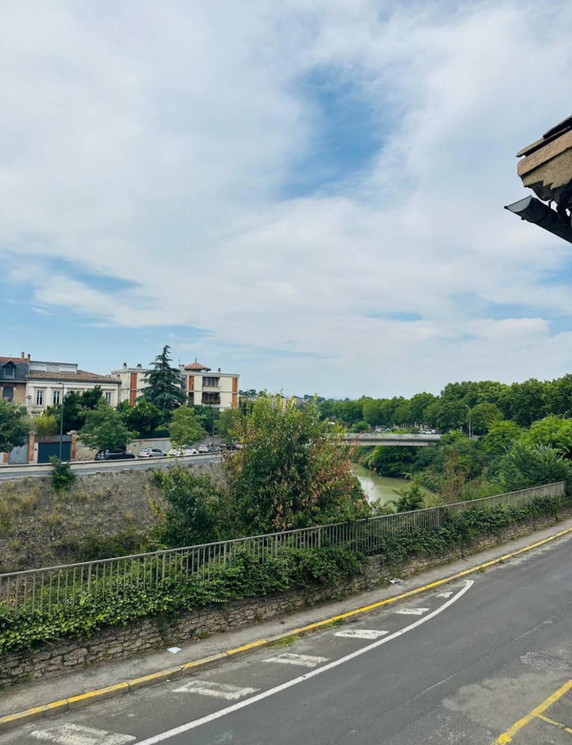 Face Au Canal Du Midi Каркассон Экстерьер фото